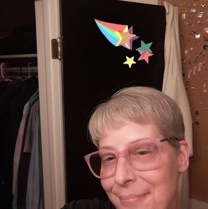 Meet your Posher, Leslie